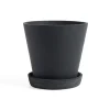 HAY Flowerpot with saucer -ruukku XXL Ø26 cm, Musta