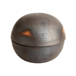 Hazel makeisrasia M, Ruskea